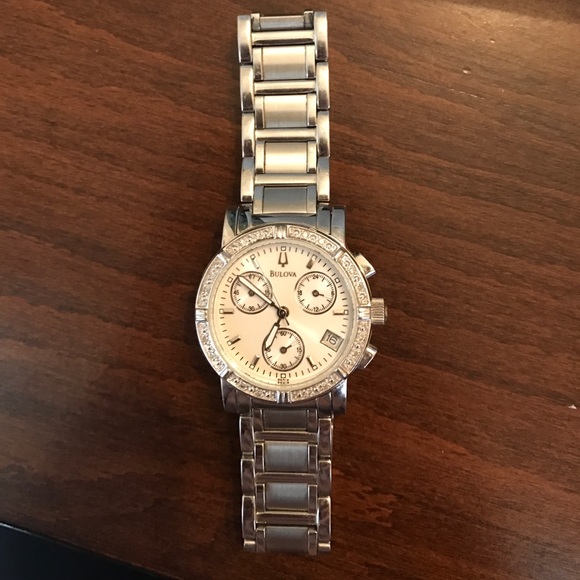 Stainless steel. Silver. Bulova diamond watch. - Picture 2 of 4