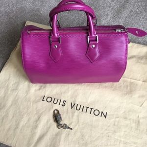 It's my Birthday sale!!! NWOT LV Epi Speedy 25