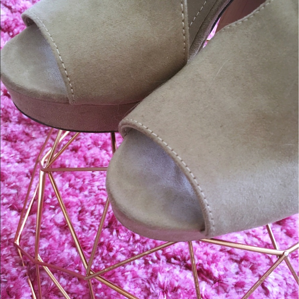 H & M Divided Heels - Picture 3 of 6