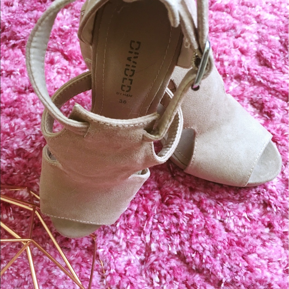 H & M Divided Heels - Picture 5 of 6