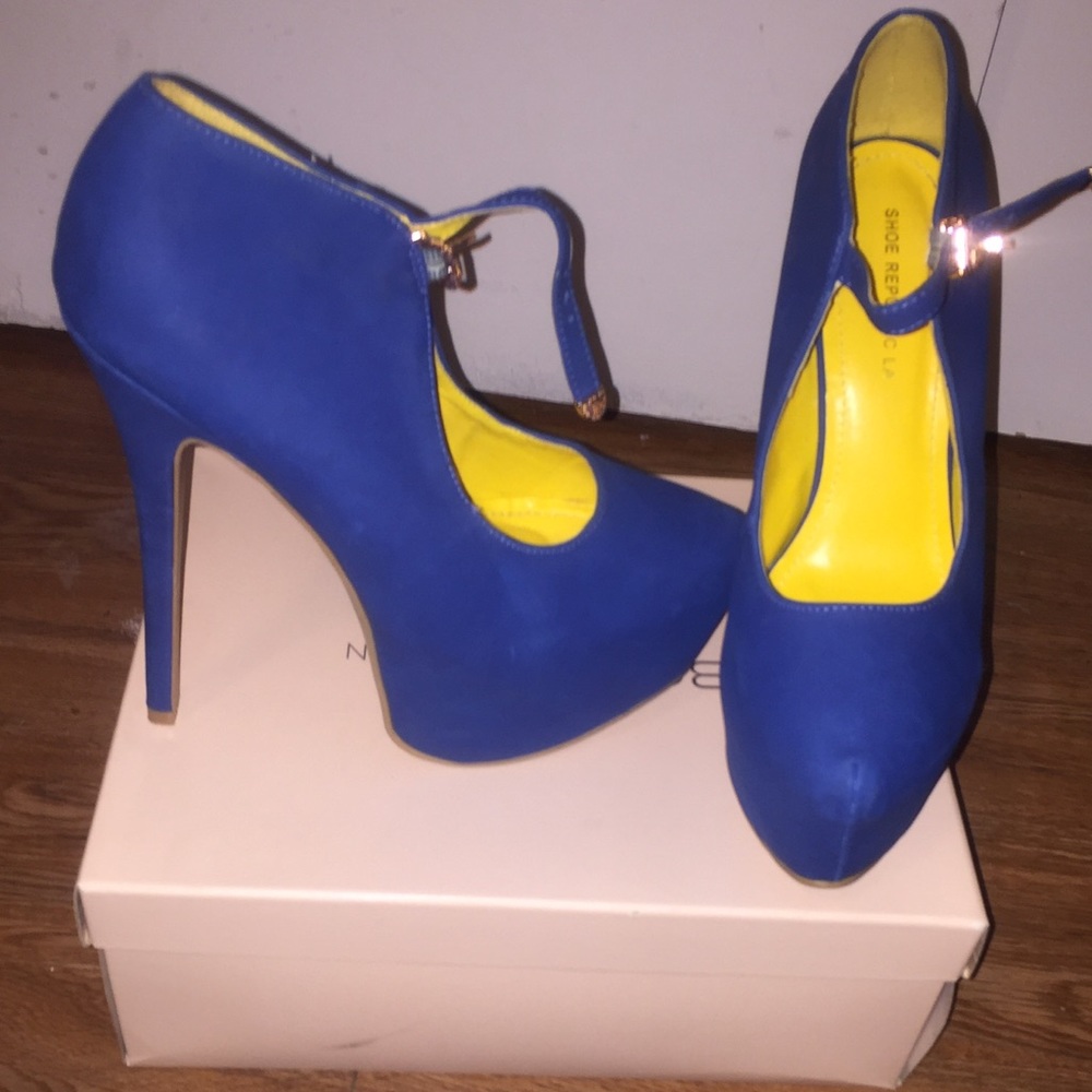 Royal Blue Pump/heels size:9