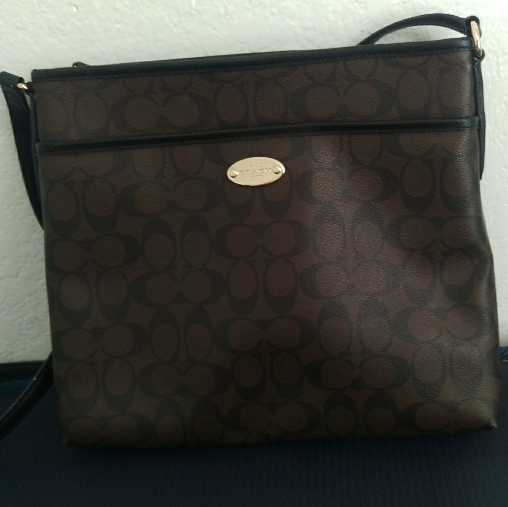 ????1 HOUR SALE::???? Crossbody COACH purse