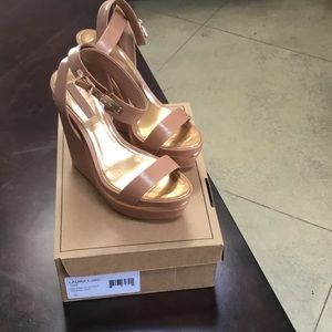 BCBG Maxazria LAURA ankle strap tan wedge