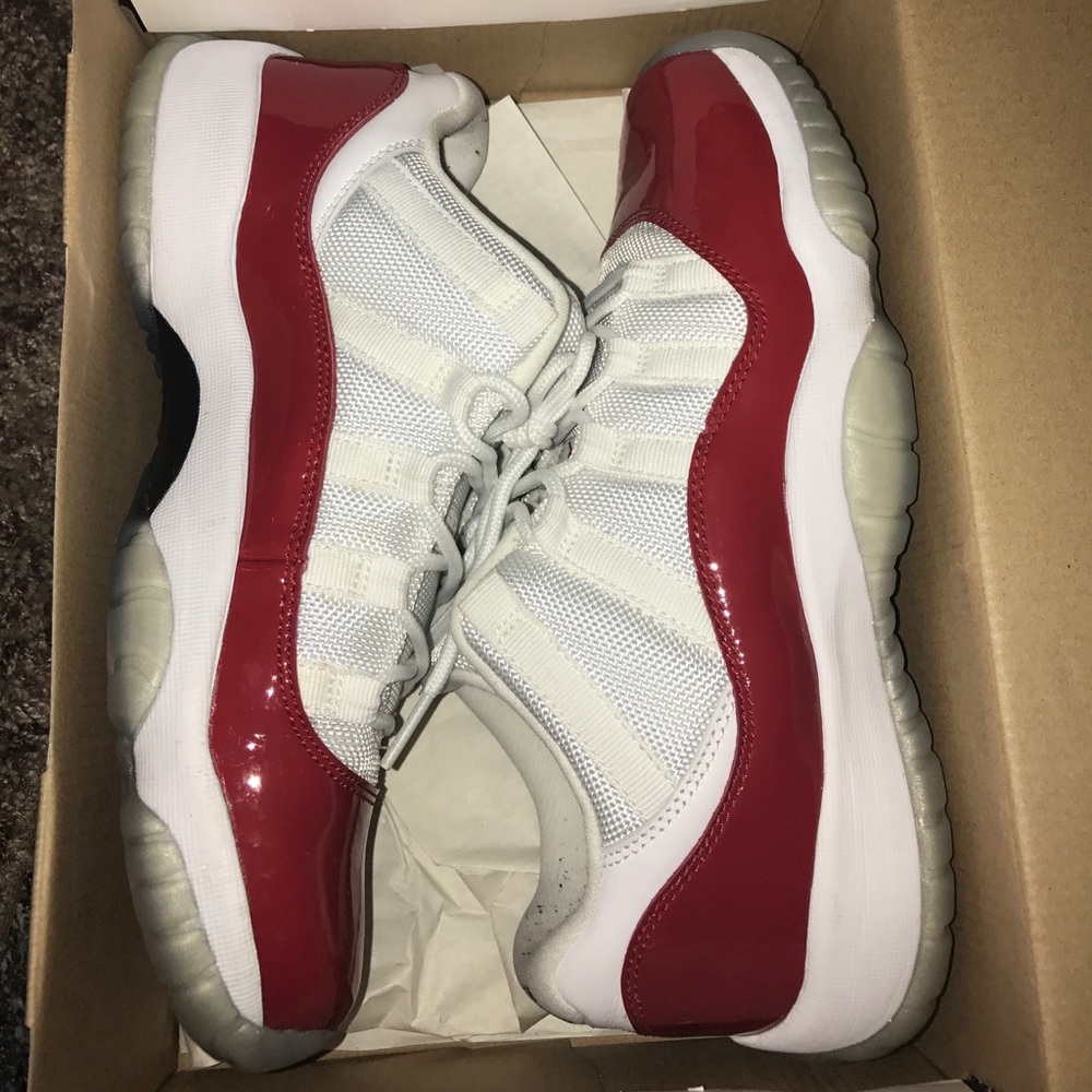 Jordan red 11 low