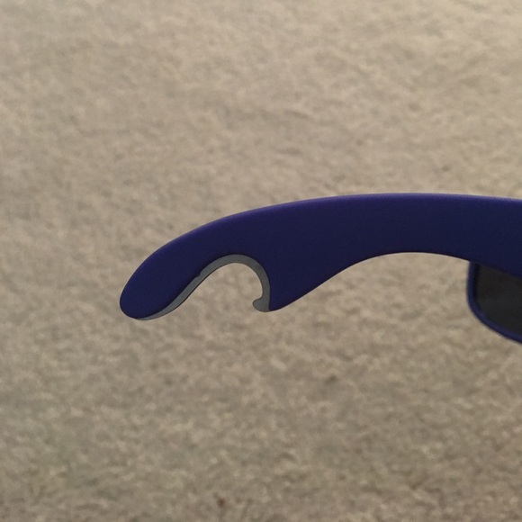 Victoria's Secret Pink sunglasses - Picture 3 of 3