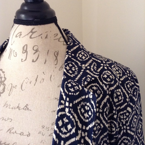 Saks Fifth Ave silk blazer - Picture 2 of 5