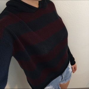 Cropped hooded sweater
