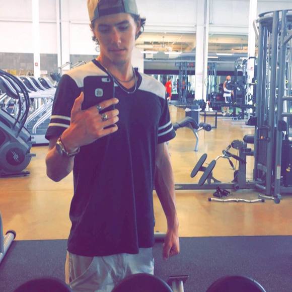 Meet your Posher, Joshua - Picture 1 of 1