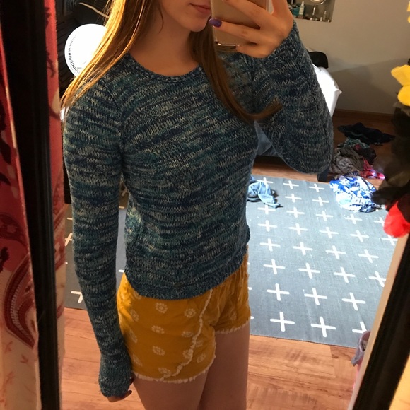 Blue Sweater - Picture 4 of 5