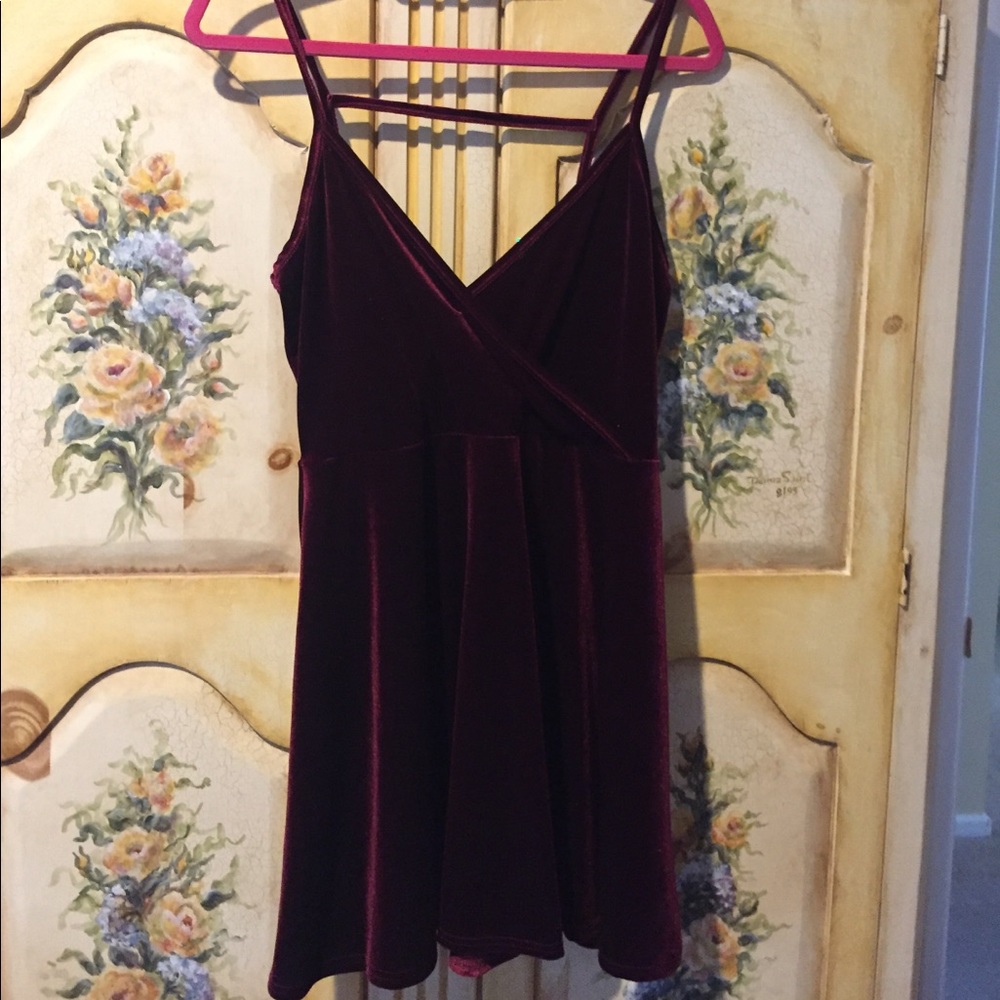 🌹 NWT Deep Red  Velvet Missguided Mini Dress🌹