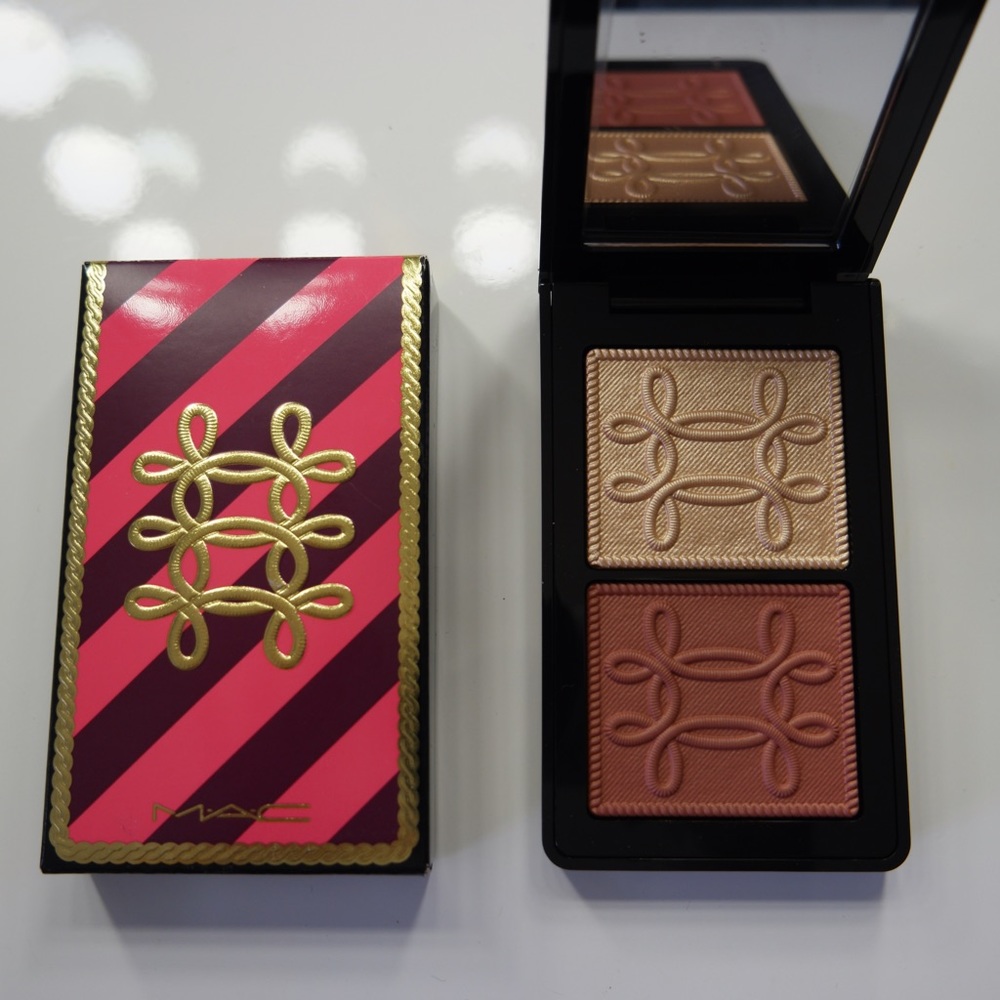 MAC Nutcracker sweet copper face compact