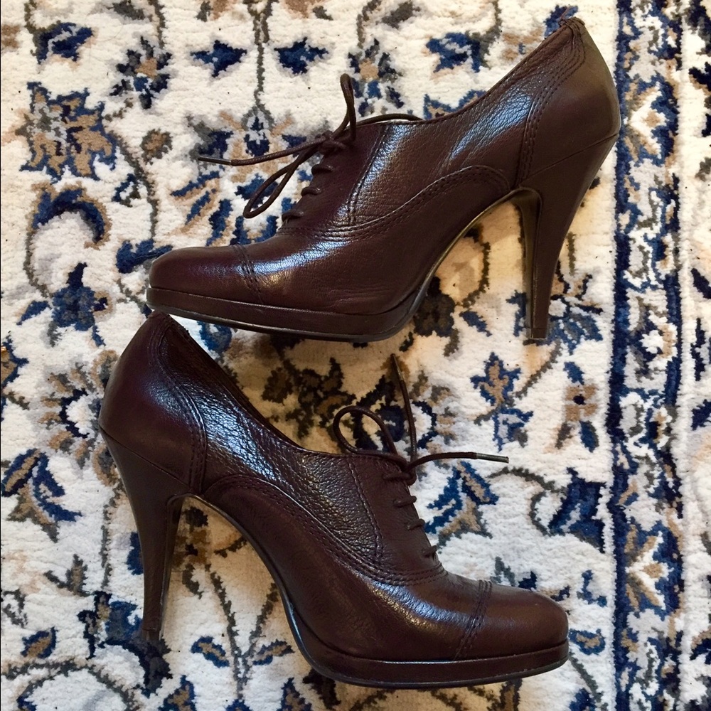 Nine West "Coletteo" Oxford Heels 9M