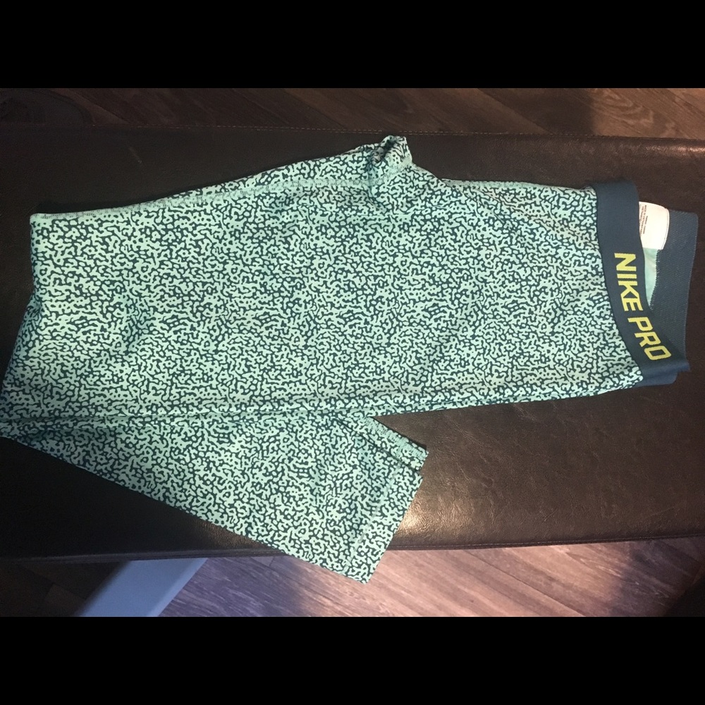 Nike Pro leggings