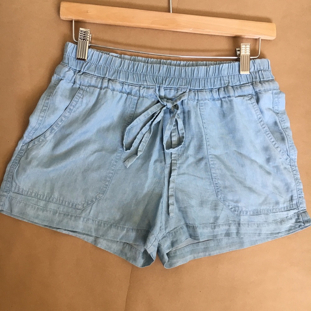 Light Chambray Shorts 🔥