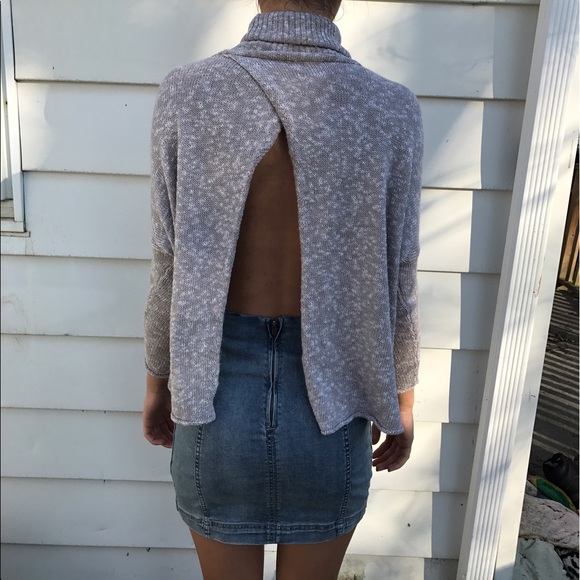 AERIE open backed turtle neck sweater - Picture 3 of 4