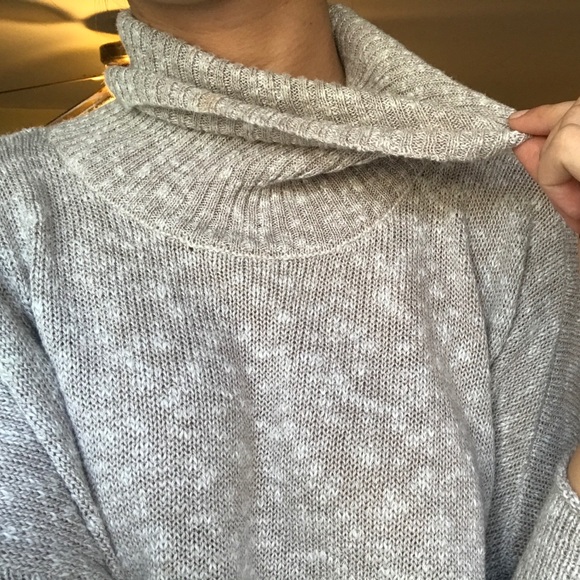 AERIE open backed turtle neck sweater - Picture 4 of 4