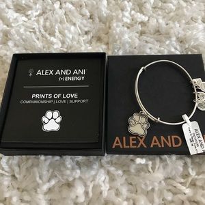 NWT Alex and Ani Prints of Love bracelet 🐾