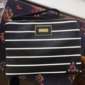 Betsey Johnson Stripped Clutch