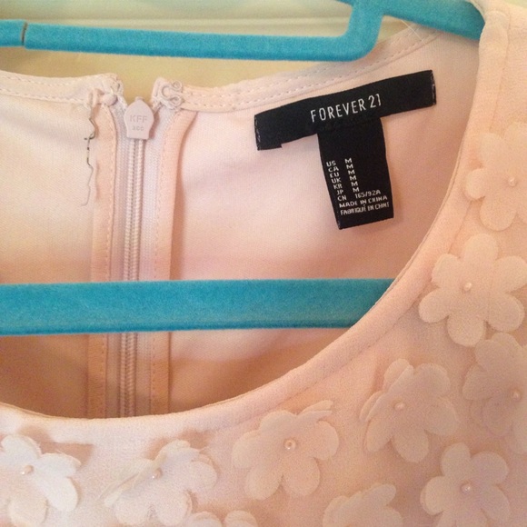 Blush pink floral detailed dress - Picture 2 of 2