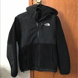 EUC North Face Denali Jacket with hood