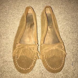 Minnetonka brown moccasins