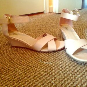 Pink strappy sandals with small wedge