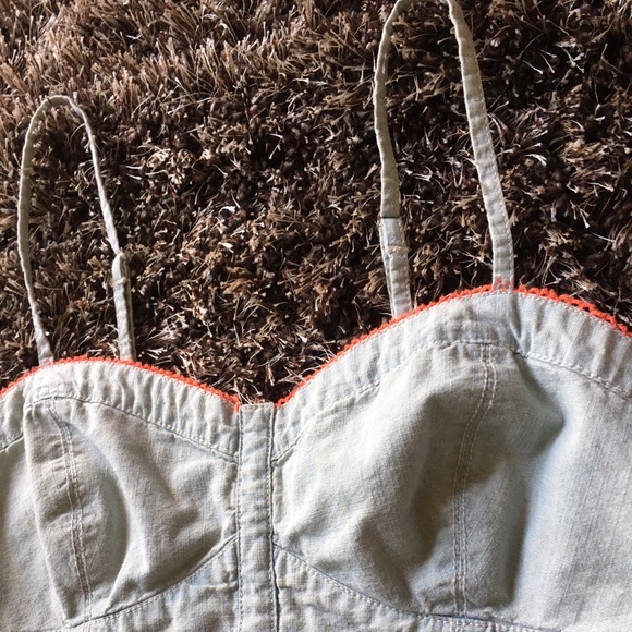 Light Denim AE Crop Top - Picture 2 of 3