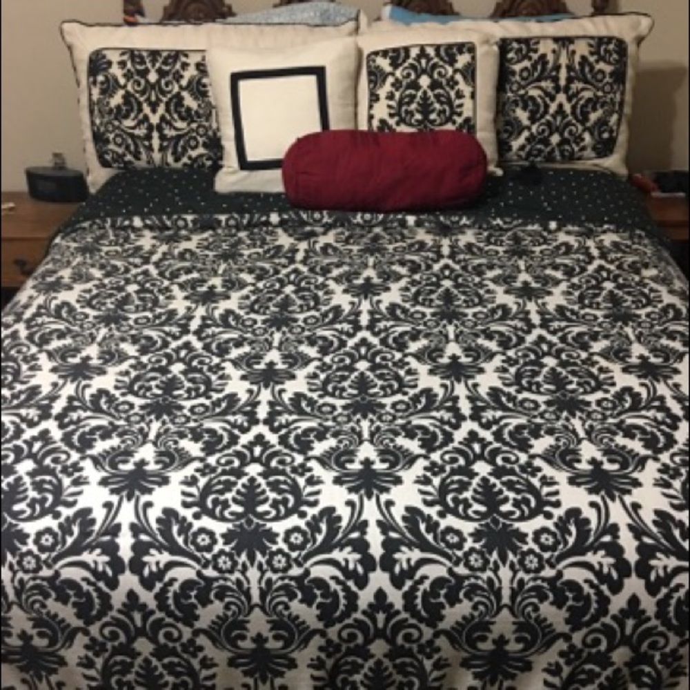 Waverly king size comforter set with curtains
