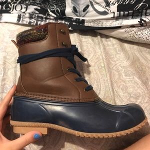 Duck boots (Just Fab) (barley worn)