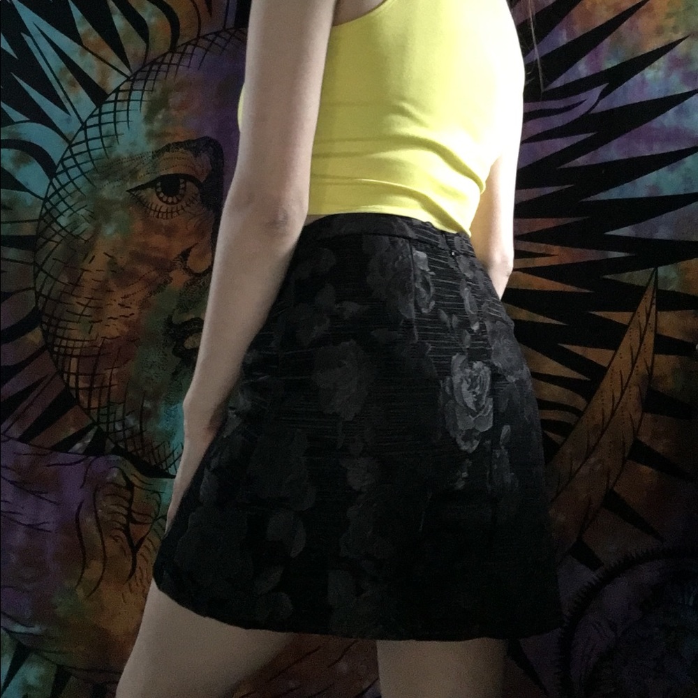 FLORAL BLACK 🖤 SKIRT FOREVER 21 🖤🖤
