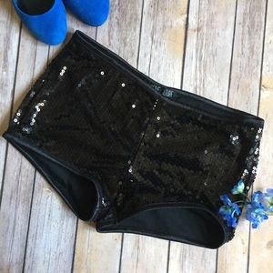 Love Culture Black Sequins Shorts Size Small