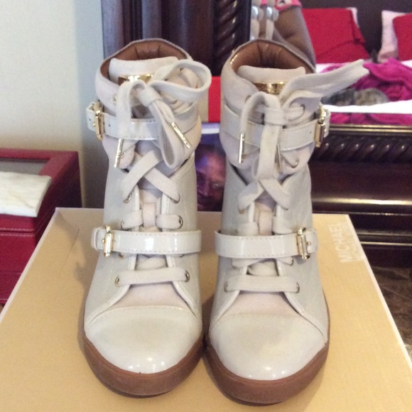 Michael by Micheal Kors Skid Wedge - Picture 1 of 6