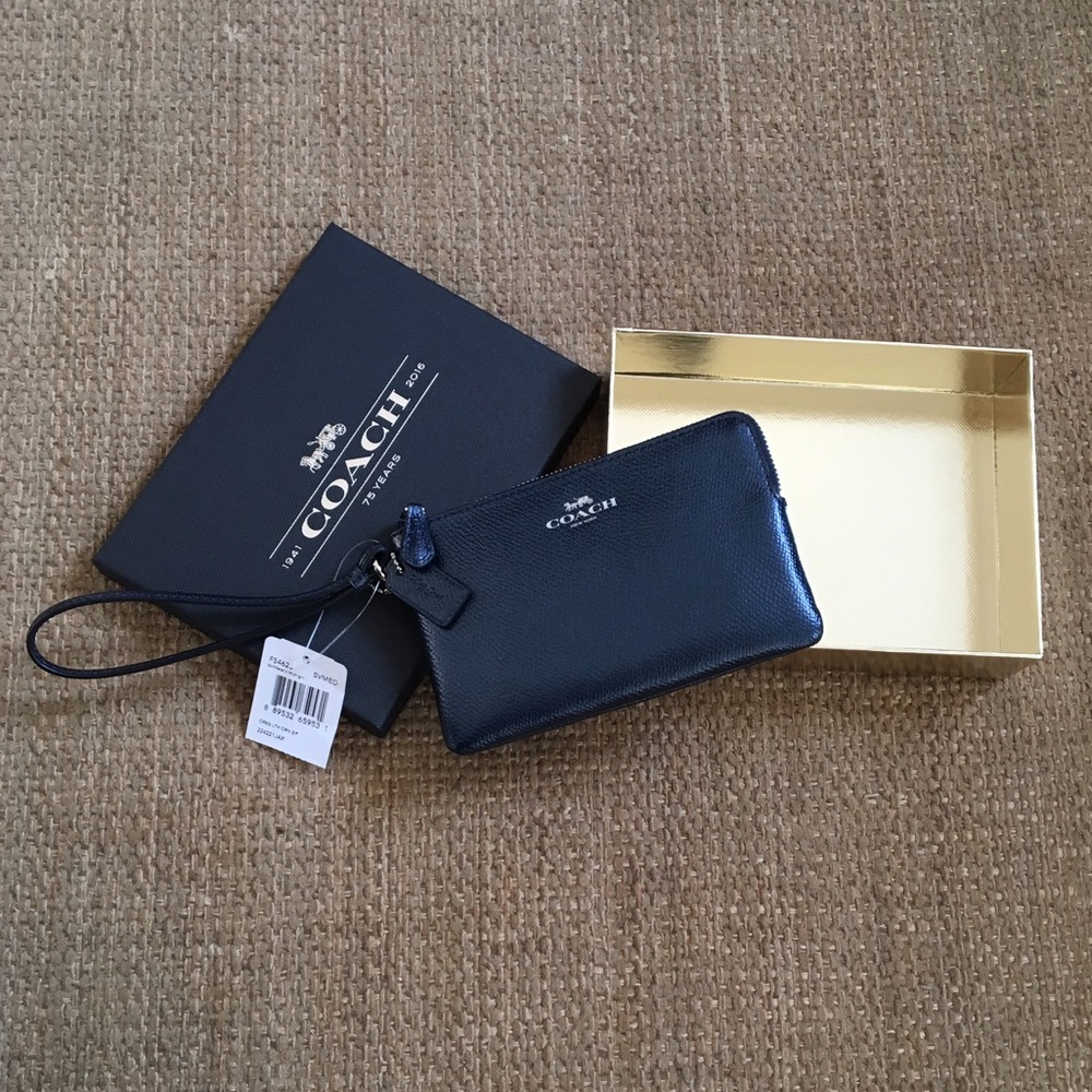 ❌SOLD❌ NWT Coach wristlet