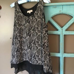 ☀️SO PRETTY ON☀️Double layered flowy woman's tank