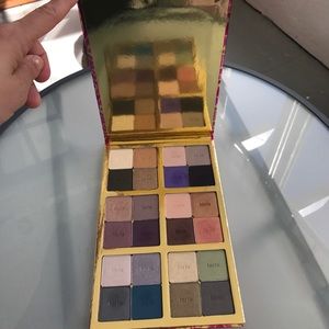 Tart eyeshadow palette