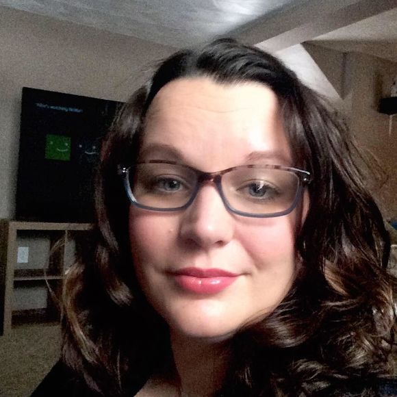 Meet your Posher, Jennifer - Picture 2 of 2