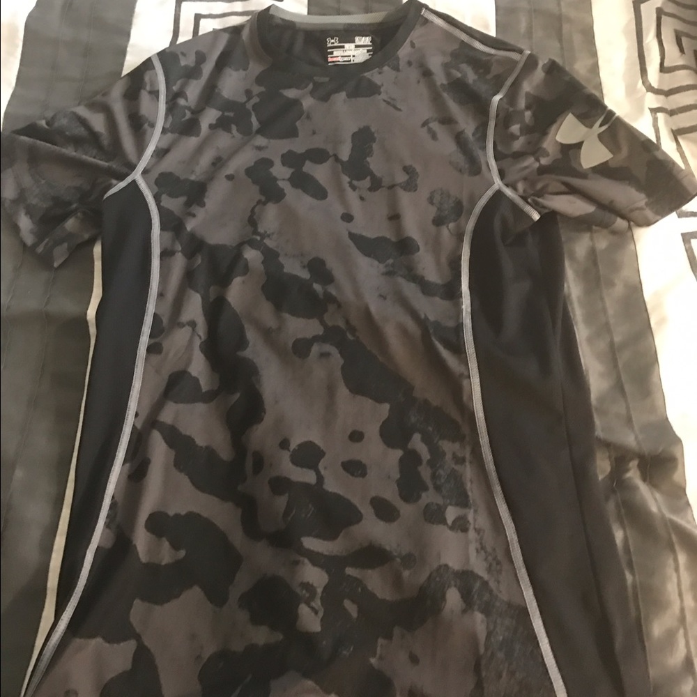 Under Armour footed sonic shirt (brand new)