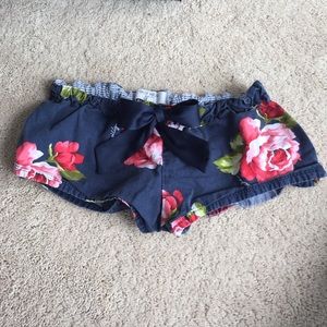 🌷Gilly Hicks floral sleep shorts