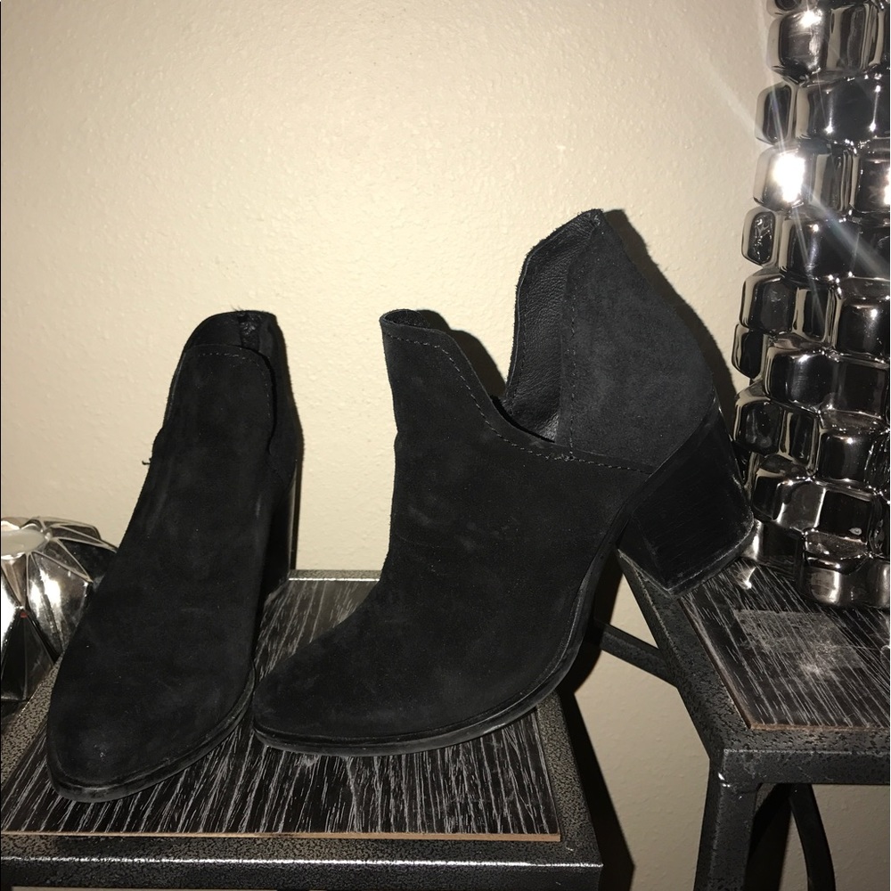 Black Cut-out, Suede Low Rise Booties.