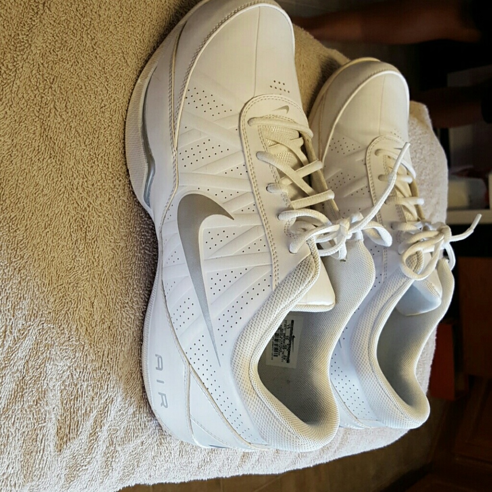 Men's Nike size 11 gym shoes