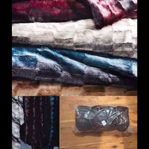 NWT ($89) West Elm Faux Fur Ombré Throw