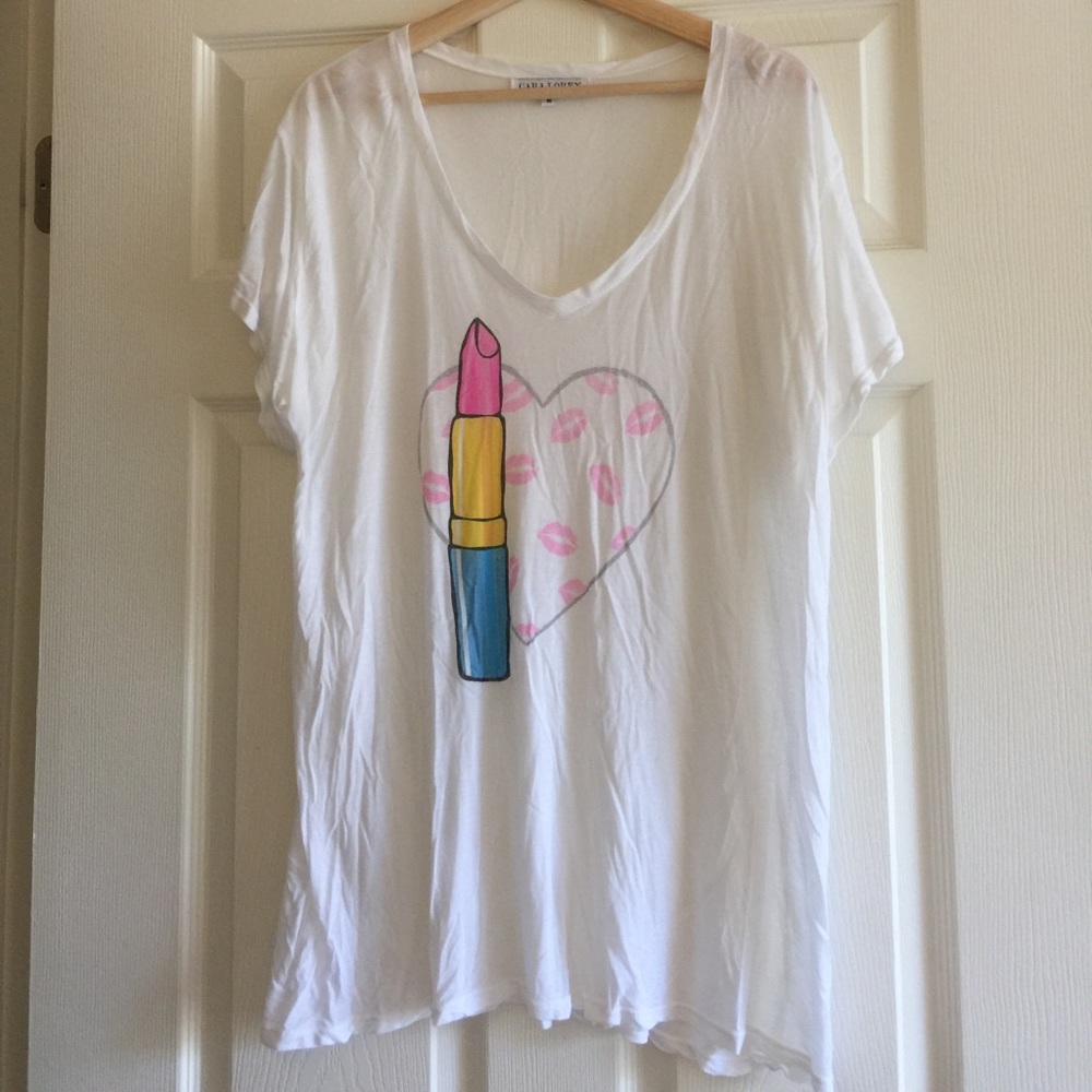 Cara Loren lipstick tee (size M)