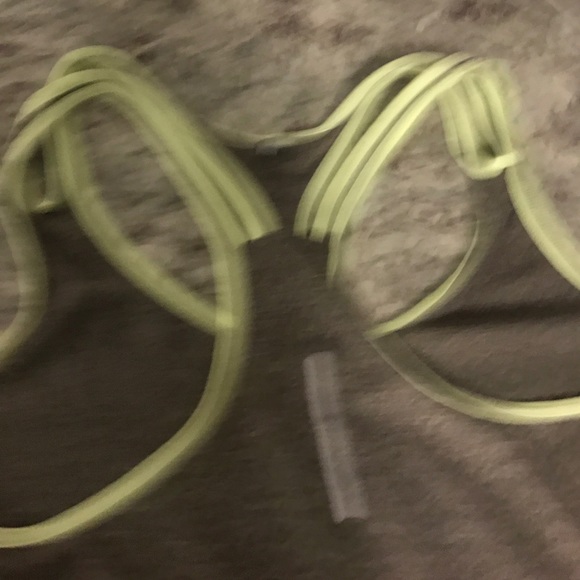 XS Nike Dry fit reflective tank🍀🍀🍀🌹🌹 - Picture 3 of 4