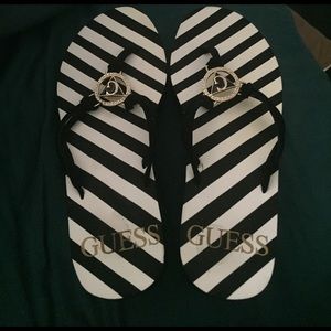Guess flip flops