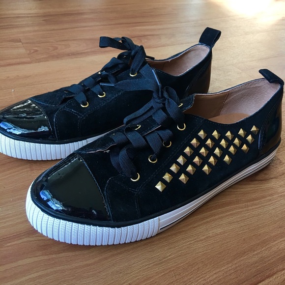 bcbg sneakers