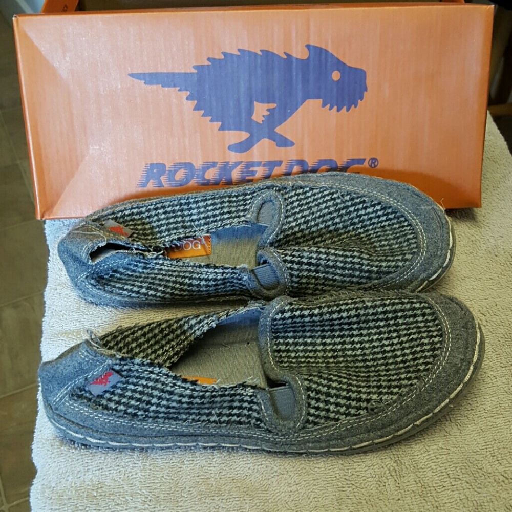 Women's rocket dog slip ons.
