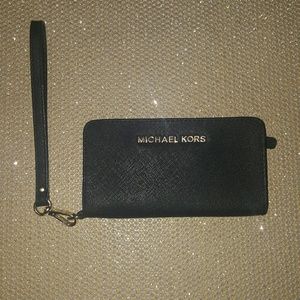 Michael Kors smartphone wallet/wristlet