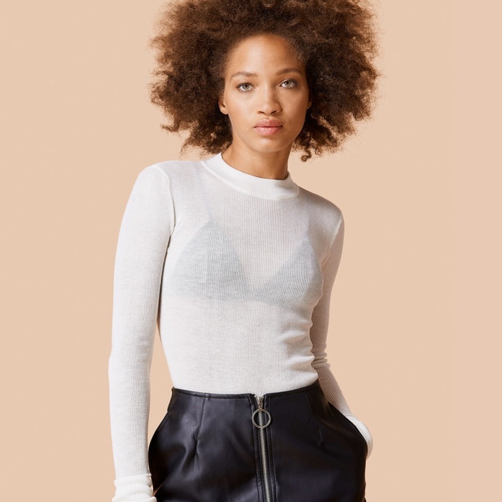 UNIF White Long Sleeve Knit Top $79 M NWT rare