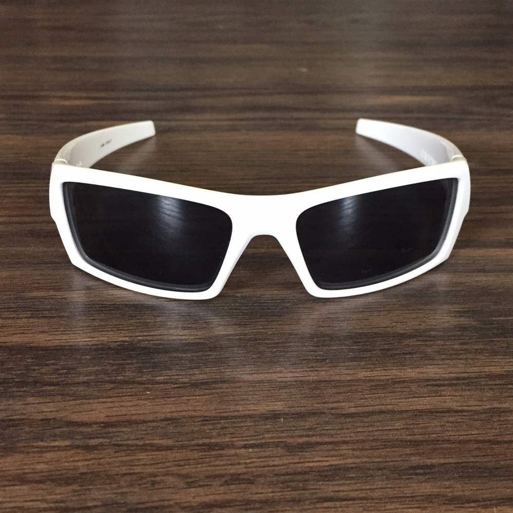 White Oakley sunglasses Gascan Very slightly used