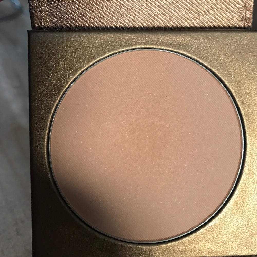 Tarte Clay bronzer in Park Ave Princess matte